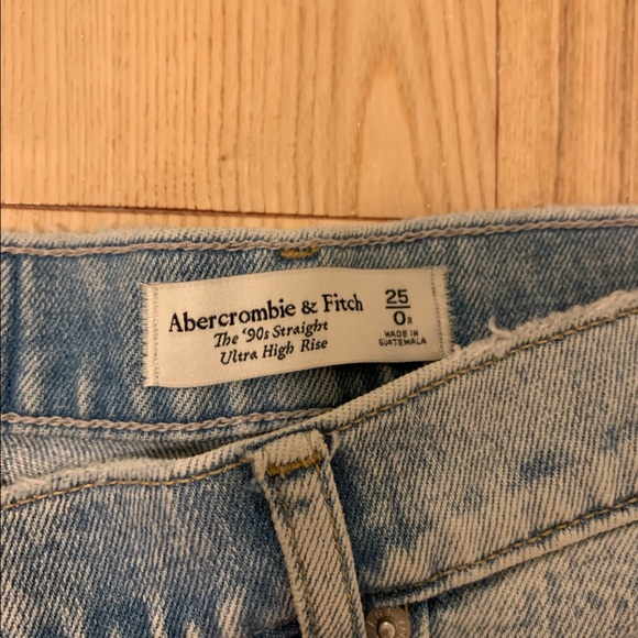 Abercrombie light wash jeans - Picture 3 of 3